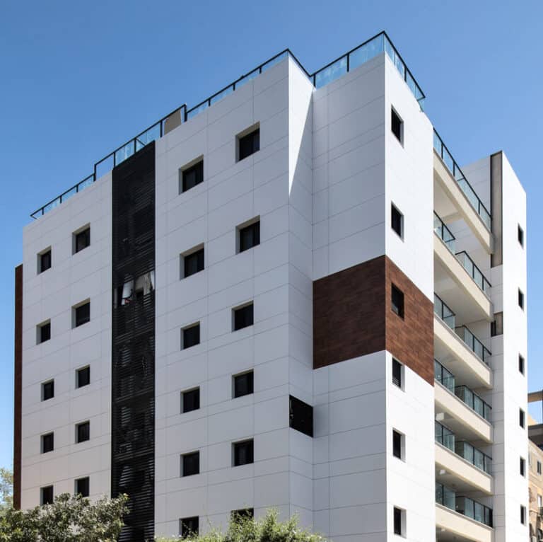 חיפוי בלוחות פייבר צמנט ו HPL